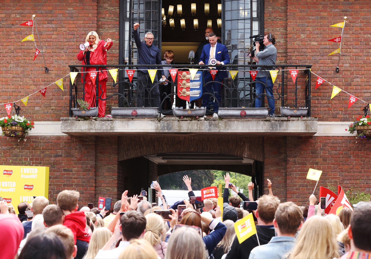 Walkers Crisp In Crisp Out 02